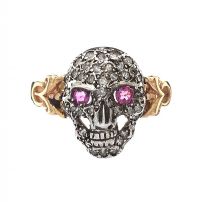 18CT GOLD AND SILVER BACKED DIAMOND AND RUBY SKULL RING at Ross's Online Art Auctions