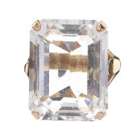 1930'S 9CT GOLD ROCK CRYSTAL RING at Ross's Online Art Auctions