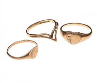 THREE 9CT GOLD SIGNET RINGS at Ross's Online Art Auctions