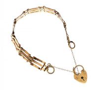 9CT GOLD GATE LINK BRACELET WITH HEART PADLOCK at Ross's Online Art Auctions