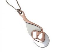 STEENSONS STERLING SILVER PENDANT at Ross's Online Art Auctions