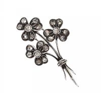 WHITE GOLD DIAMOND-SET BROOCH at Ross's Online Art Auctions