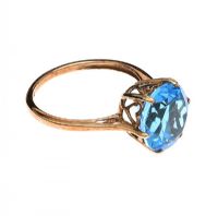 9CT GOLD SWISS BLUE TOPAZ RING at Ross's Online Art Auctions