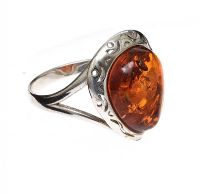 STERLING SILVER BALTIC AMBER RING at Ross's Online Art Auctions