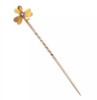 15CT GOLD SHAMROCK PIN at Ross's Online Art Auctions