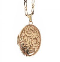 9CT GOLD LOCKET AND CHAIN at Ross's Online Art Auctions
