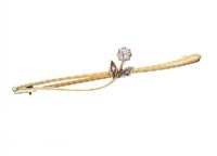 14CT GOLD DIAMOND FLORAL BROOCH at Ross's Online Art Auctions