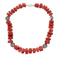 CORAL BEADED NECKLACE at Ross's Online Art Auctions