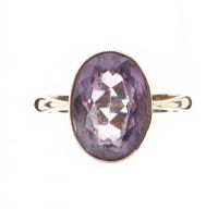 9CT GOLD RING SET WITH AMETHYST at Ross's Online Art Auctions