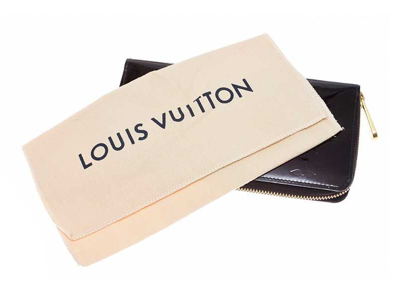 Sold at Auction: Authentic Louis Vuitton Mens Wallet
