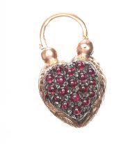 VICTORIAN GOLD-TONE HEART-SHAPED PENDANT SET WITH GARNET AND ONYX at Ross's Online Art Auctions