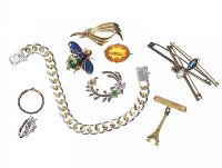 SELECTION OF JEWELLERY at Ross's Online Art Auctions