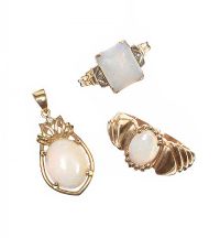 COLLECTION OF OPAL JEWELLERY at Ross's Online Art Auctions