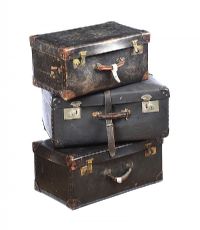THREE VINTAGE TRAVEL CASES at Ross's Online Art Auctions