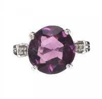 9CT WHITE GOLD AMETHYST RING at Ross's Online Art Auctions