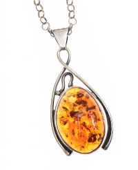 LARGE STERLING SILVER AMBER PENDANT ON STERLING SILVER CHAIN at Ross's Online Art Auctions