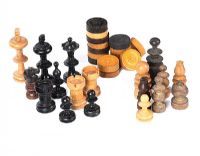 BOX OF ASSORTED CHESS & DRAUGHT PIECES at Ross's Online Art Auctions