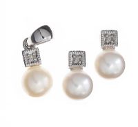 SUITE OF 10CT WHITE GOLD CULTURED PEARL AND DIAMOND JEWELLERY at Ross's Online Art Auctions