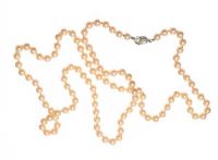 VINTAGE STRAND OF FAUX PEARLS at Ross's Online Art Auctions