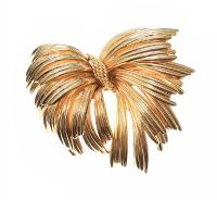 GROSSE FOR CHRISTIAN DIOR VINTAGE BROOCH at Ross's Online Art Auctions