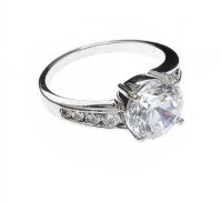 9CT WHITE GOLD CUBIC ZIRCONIA at Ross's Online Art Auctions