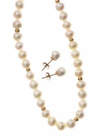 9CT GOLD FRESHWATER PEARL NECKLACE AND EARRINGS at Ross's Online Art Auctions