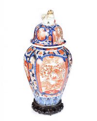 CHINESE IMARI JAR & COVER at Ross's Online Art Auctions