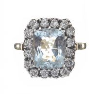 18CT GOLD AQUAMARINE AND DIAMOND CLUSTER RING at Ross's Online Art Auctions