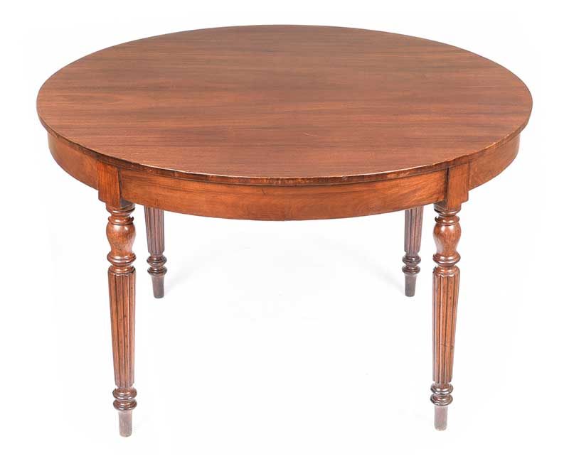 MAHOGANY DINING ROOM TABLE at Ross's Online Art Auctions