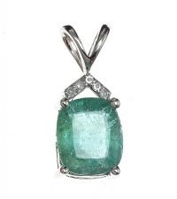 9CT WHITE GOLD EMERALD AND DIAMOND PENDANT at Ross's Online Art Auctions