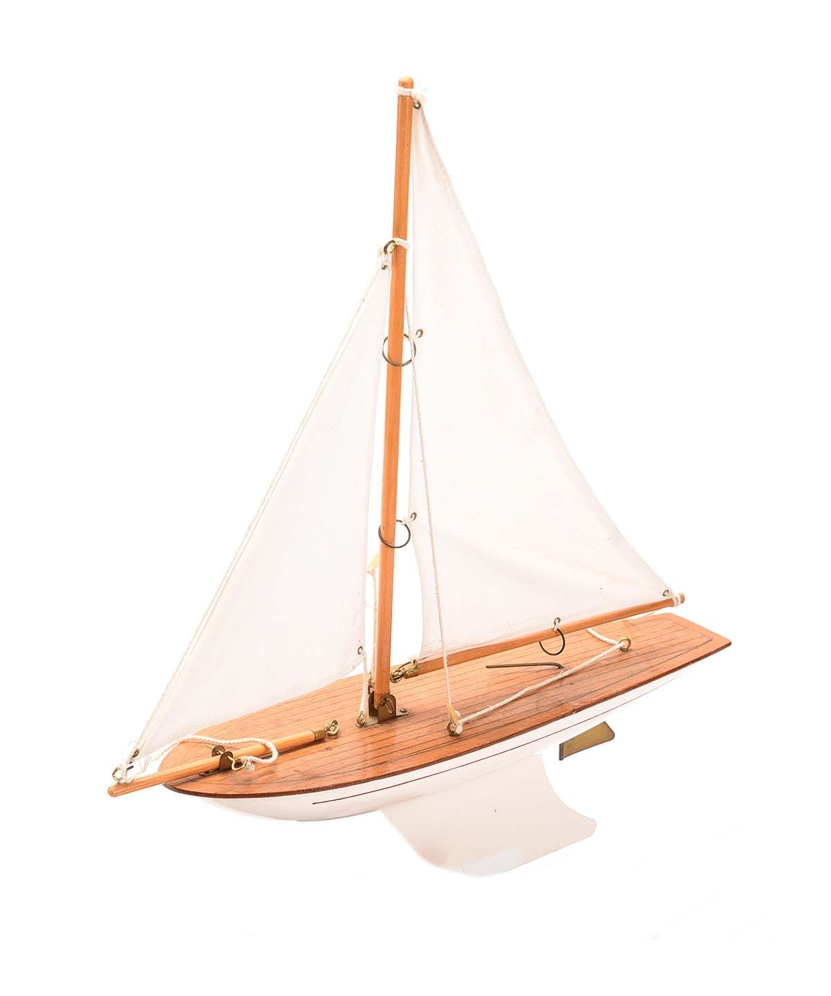 MODEL POND YACHT at Ross's Online Art Auctions