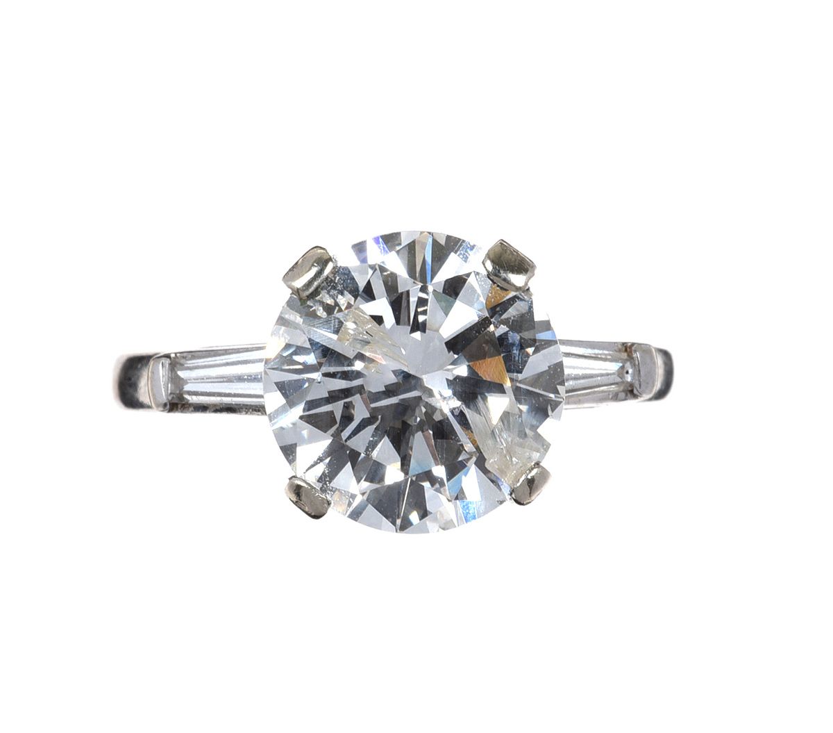 14CT WHITE GOLD DIAMOND SOLITAIRE RING at Ross's Online Art Auctions