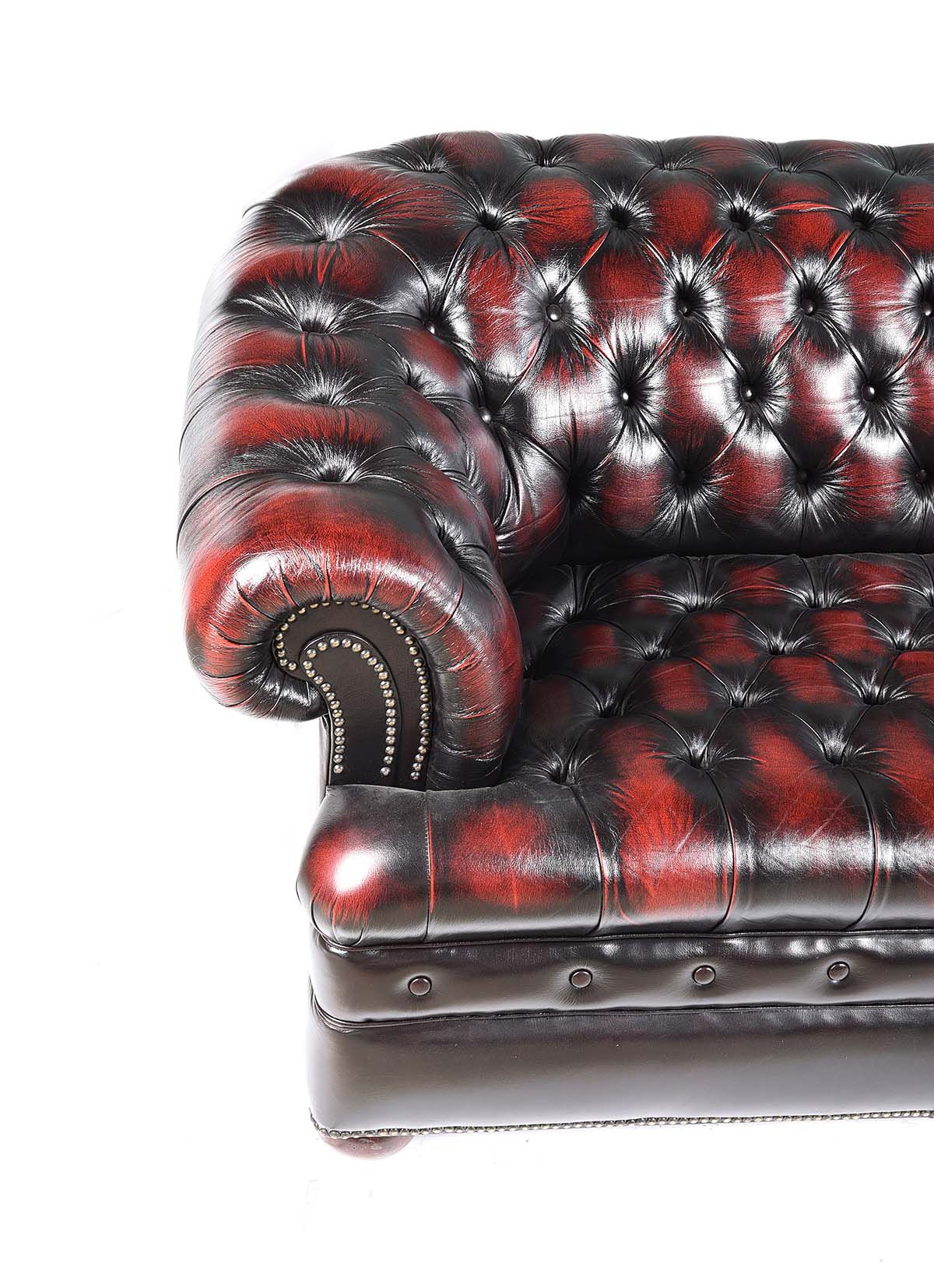 OX BLOOD DEEP BUTTONED LEATHER SETTEE at Ross's Online Art Auctions