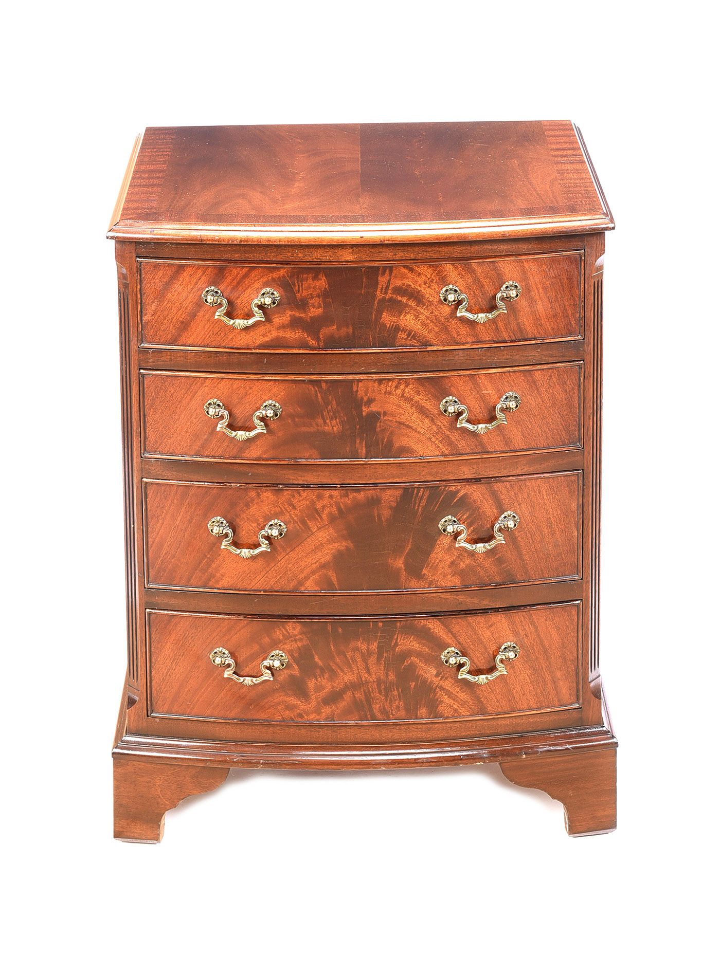 MAHOGANY BACHELOR'S CHEST at Ross's Online Art Auctions